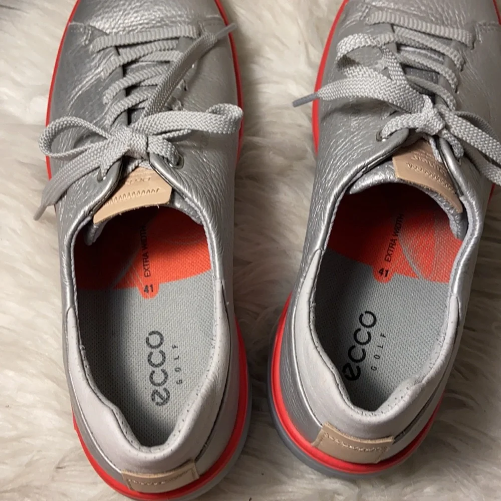Like new Ecco hydromax silver  leather golf shoes